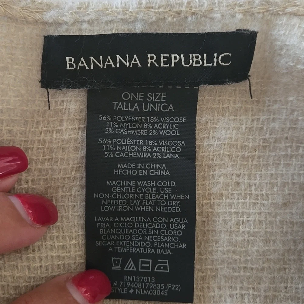 Banana Republic Neutral Plaid Fringe Wrap – One‎ Size Cashmere Blend Poncho